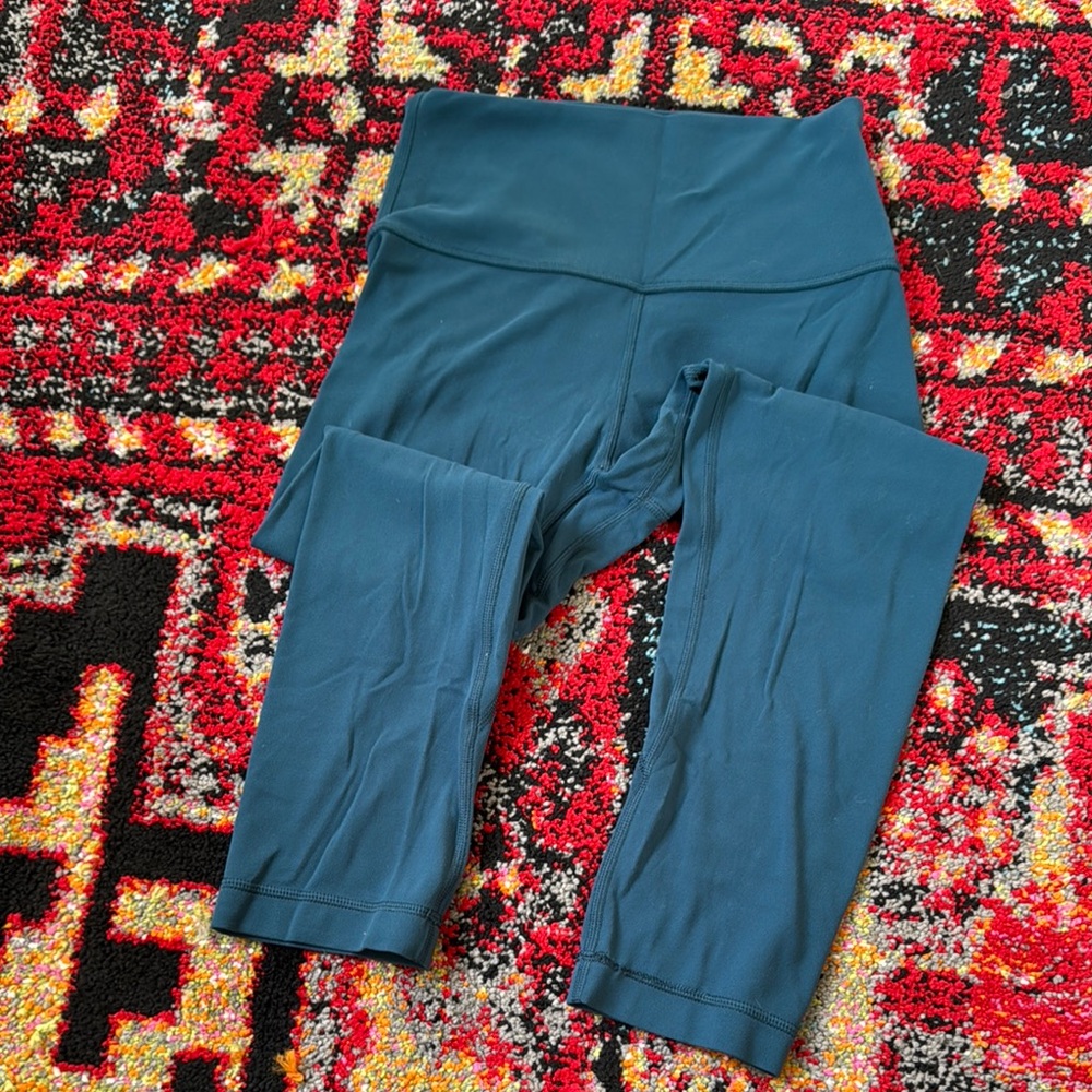 Lululemon High Waisted Align Capris size 4